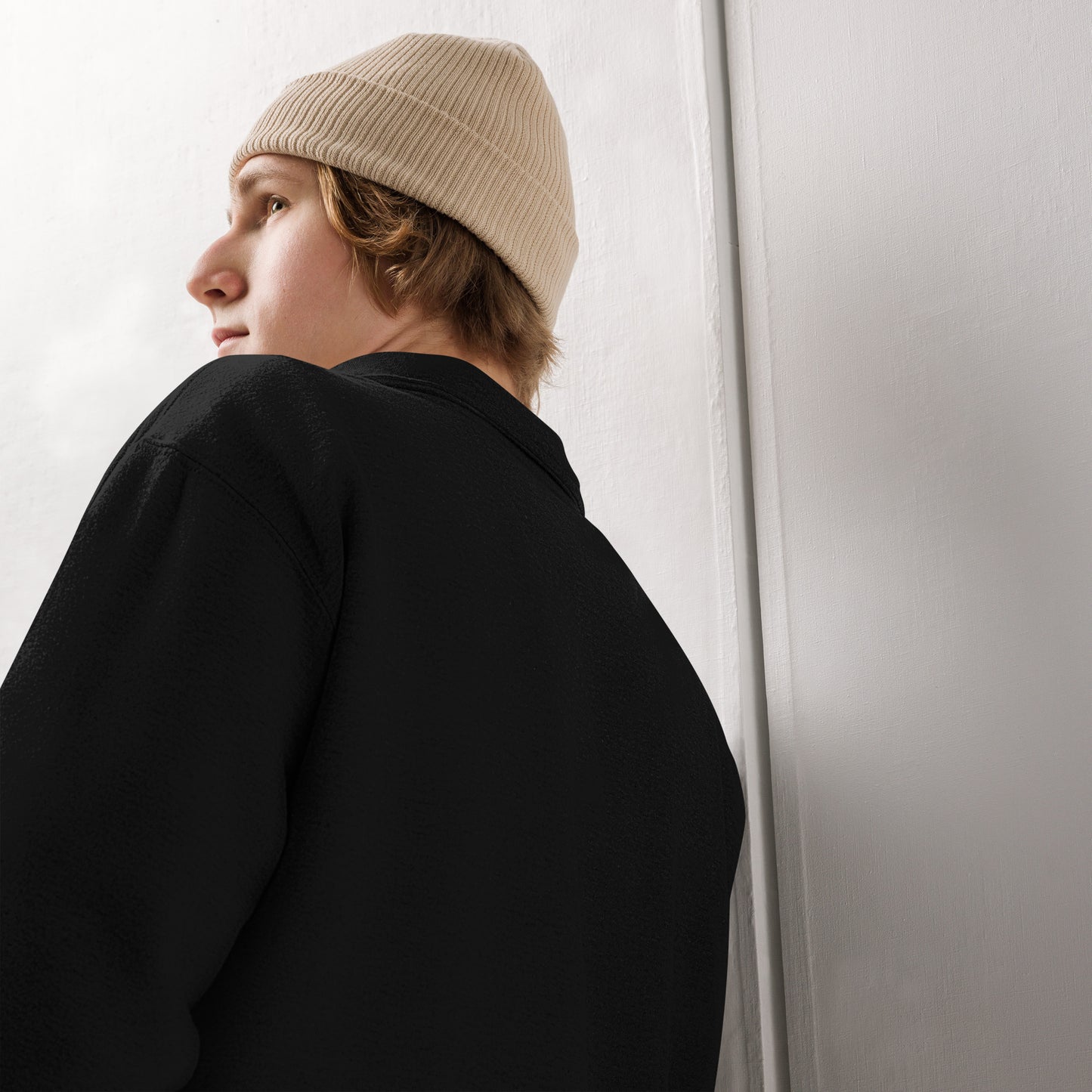 Embroidered Men's fleece pullover